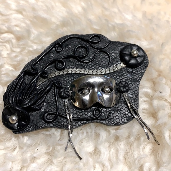 Handmade “Phantom of the opera”brooch - Picture 2 of 3